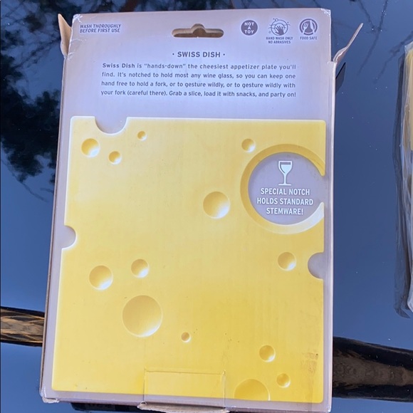 Swiss Dish set of 4 cheese tray - Picture 4 of 5